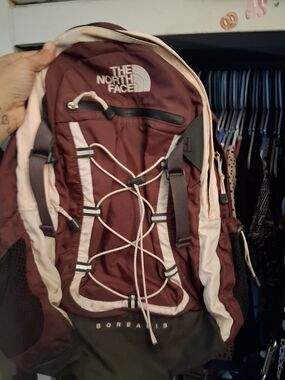 The North Face BOREALIS Backpack - Maroon & Cream
